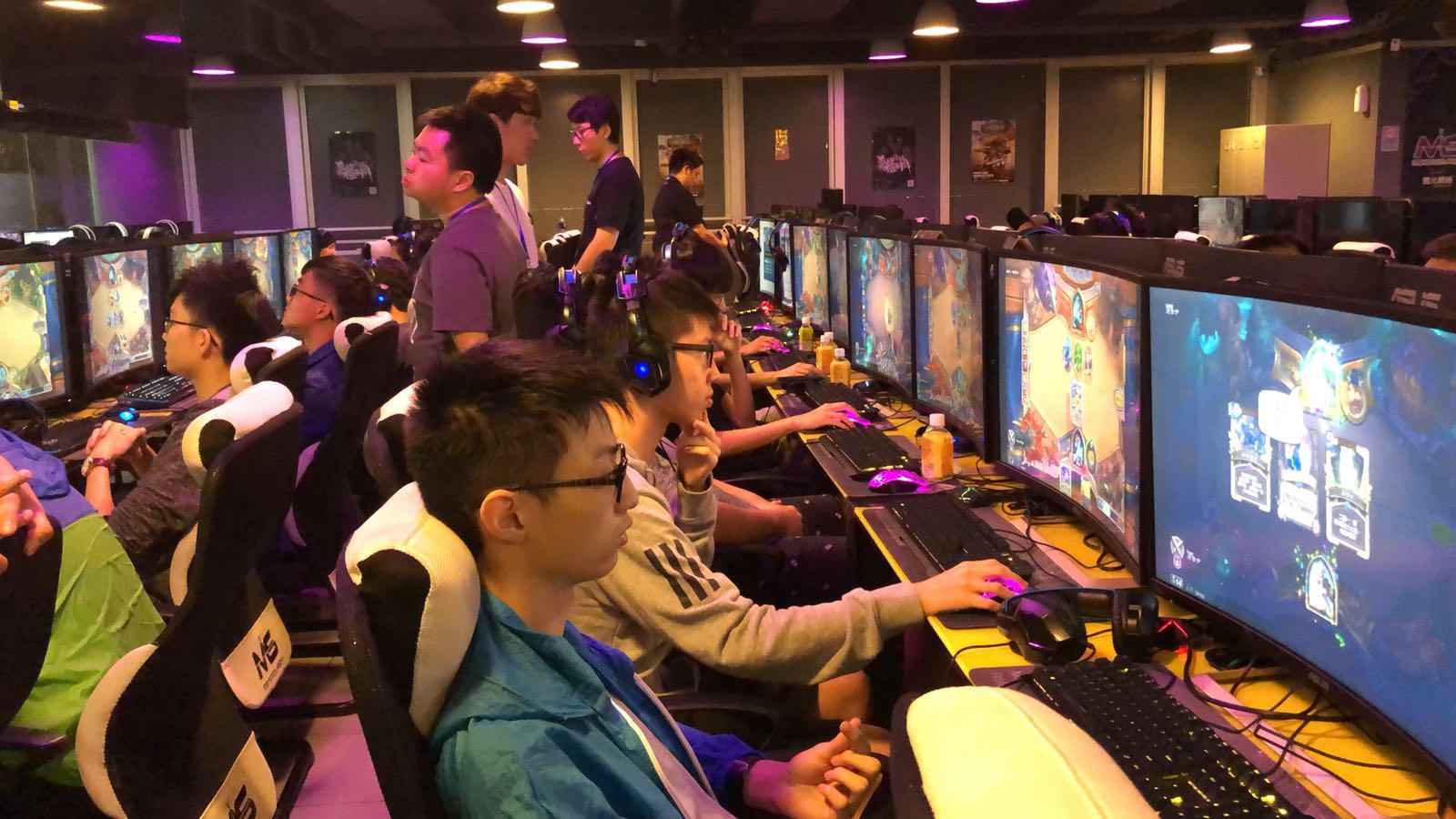 随着互联网 随着互联网